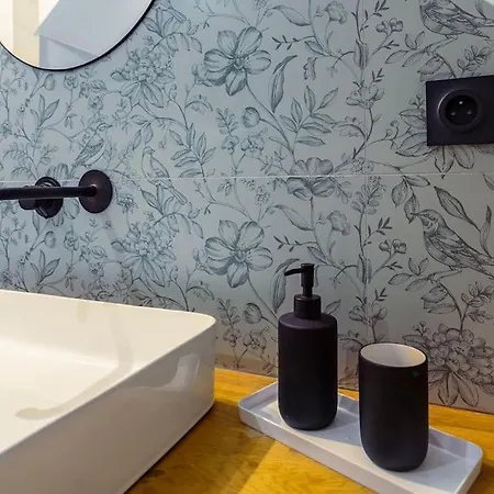 Le Charme De L'ancien Allié Au Contemporain *